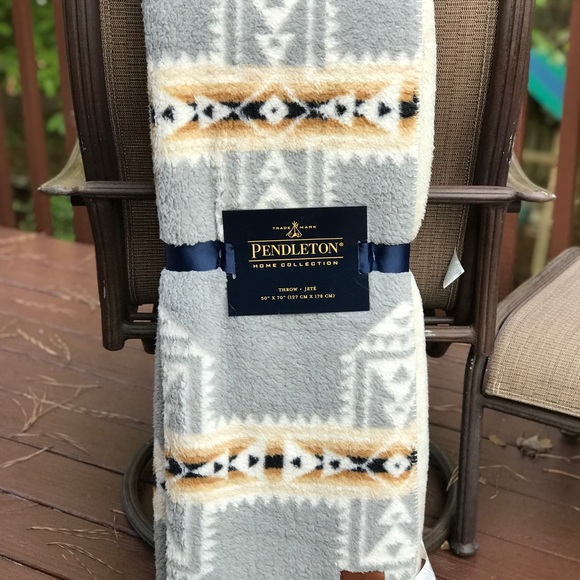Pendleton Sherpa Aztec Southwest Throw 50"x70" New - Picture 2 of 8